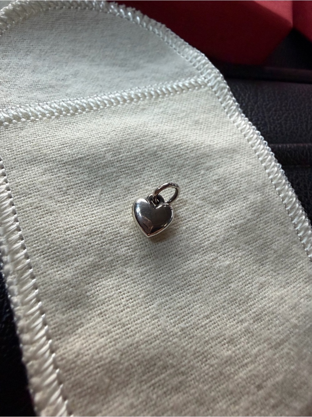 Mini heart charm - Picture 5 of 5